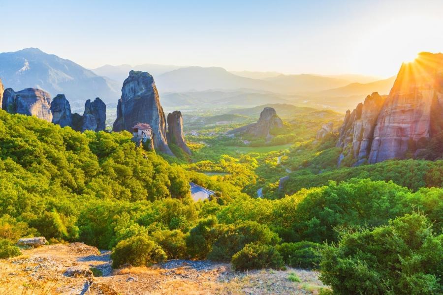 Delphi - Meteora - 2 Days Tour